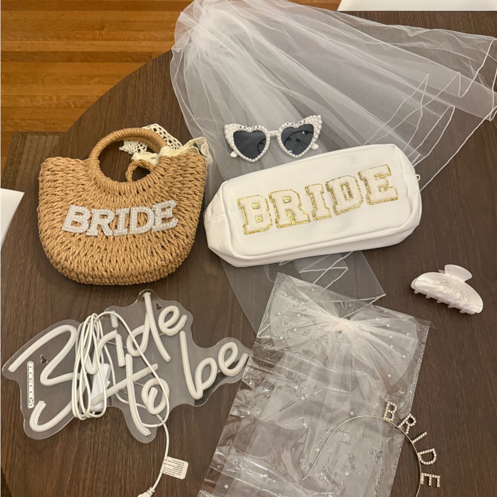Bride Accessories Set with Veil, Bags, led sign, sunglasses and clip.